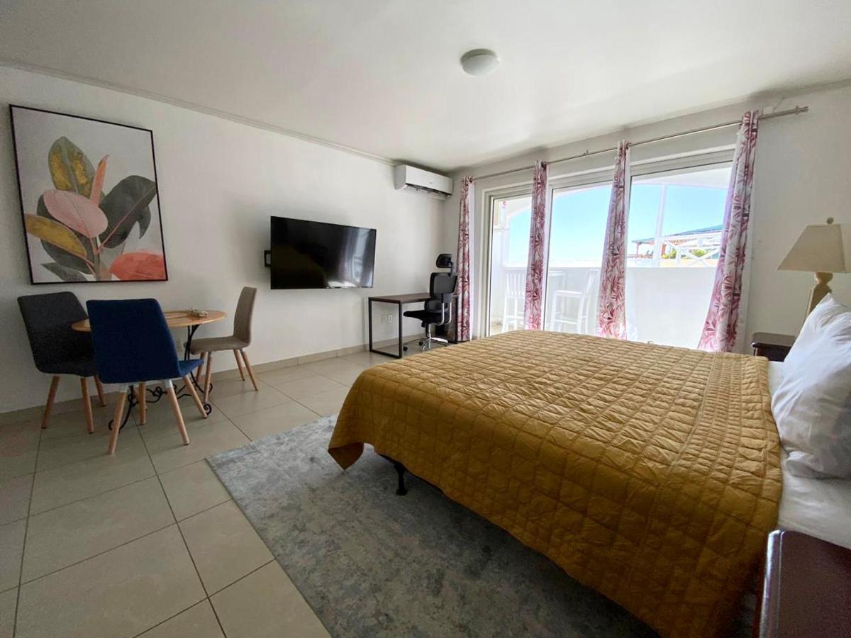 Maho Beach House - Studio - Beach Access Екстериор снимка