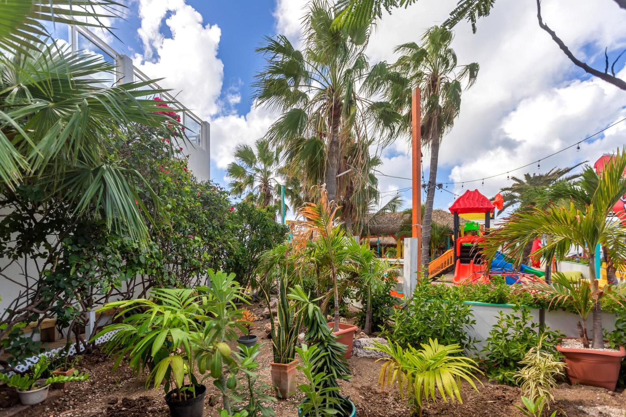 Maho Beach House - Studio - Beach Access Екстериор снимка